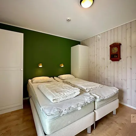 Apartment Cozy 8 Beds, Balcony, Access *