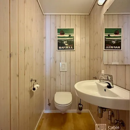 Cozy 8 Beds, Balcony, Access Apartment *